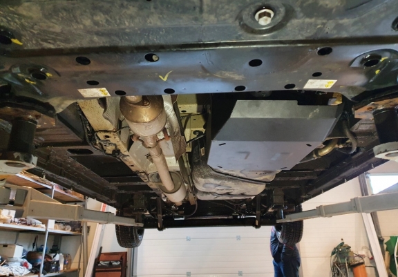 Protetor de aço tanque AdBlue Ford Transit Custom