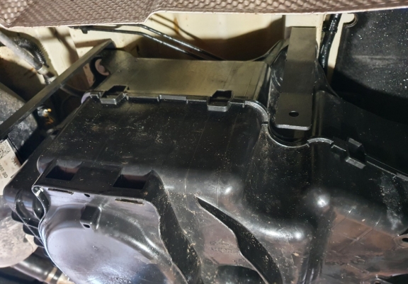 Protetor de aço tanque AdBlue Ford Transit Custom