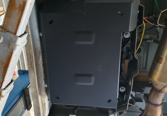 Protetor de aço tanque AdBlue  Renault Master 3  - Model 2