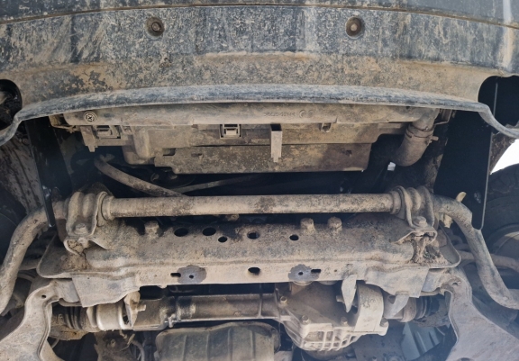 Protetor de alumínio para radiador Nissan Navara D40