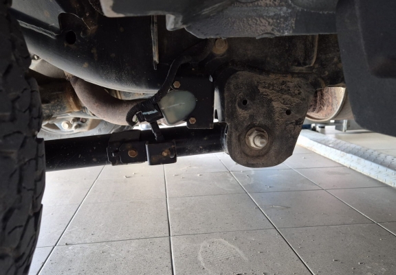 Protetor de Carter em alumínio do sensor do braço de suspensão traseiro Ford Ranger Raptor